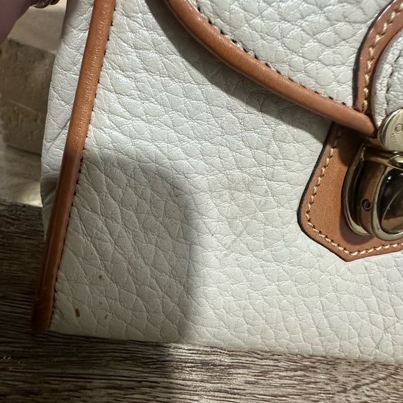 Dooney & Bourke Vintage Cream and Brown Pebbled Leather Crossbody Bag - Picture 4 of 9
